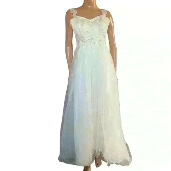 DAVID'S BRIDAL COLLECTION
Tank‎ Tulle A-line Wedding Dress w/ Lace - Picture 3 of 14